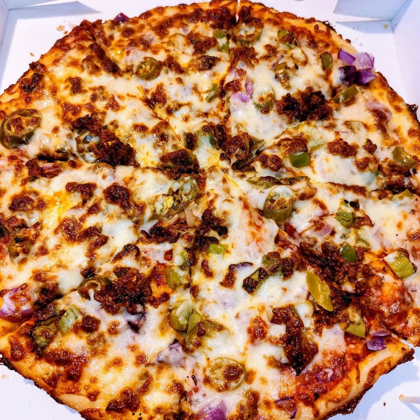  - 12 inch Hot and spicy pizza from Indian Dream (used to be spices) cannae fault it.