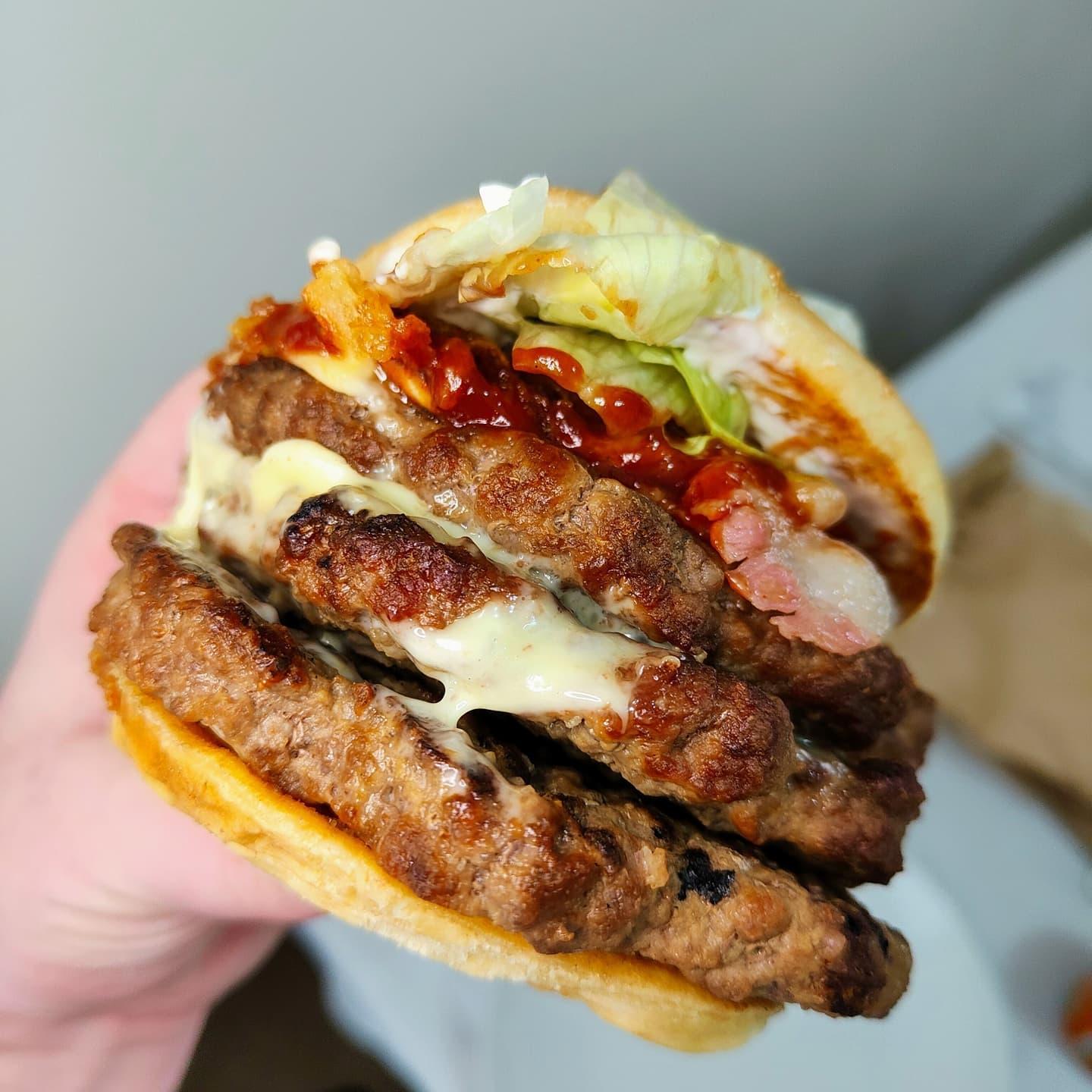  - Who said burger kings burgers were small? Ur just not doing it right!