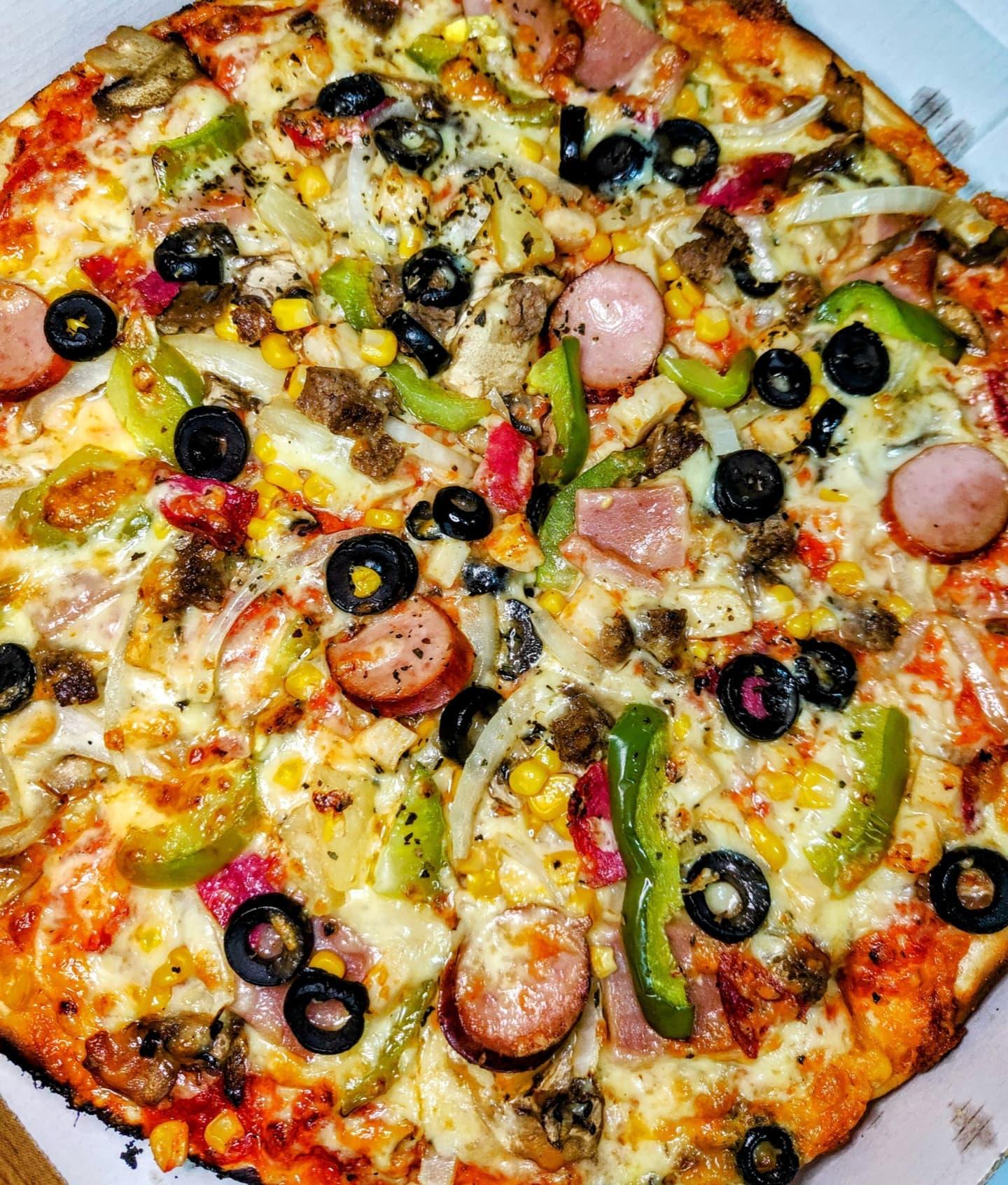  - 12" works pizza.