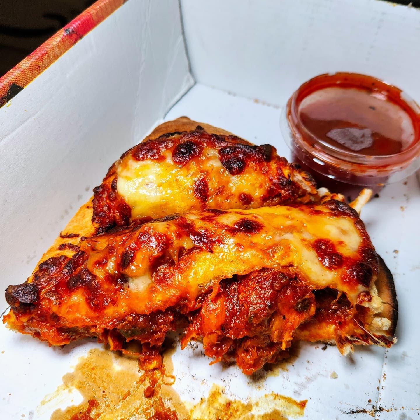  - Looking for an inspiration for tonights dinner? I bring you the Spicy Chicken Calzone from indian dream.